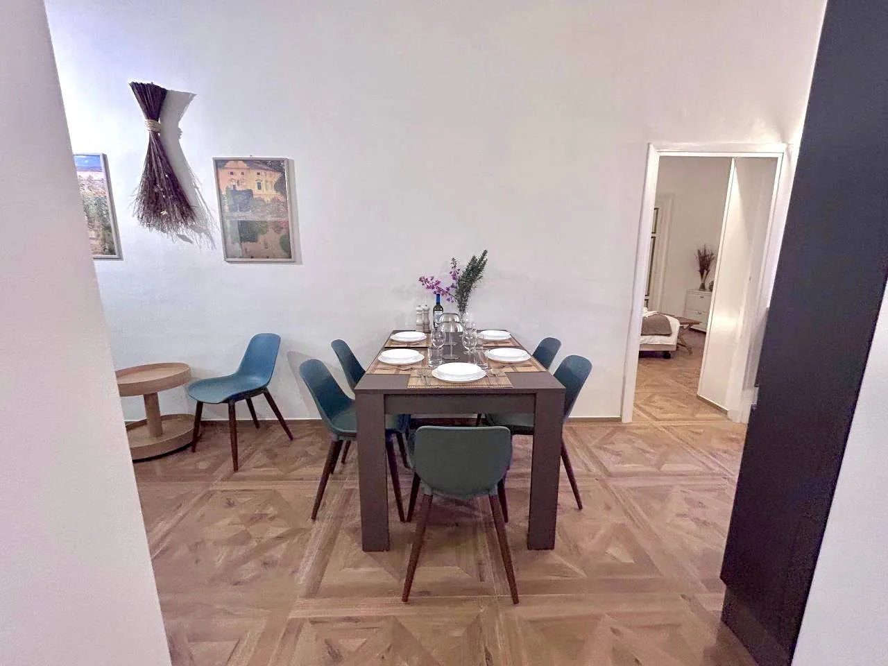 Living room & Kitchen